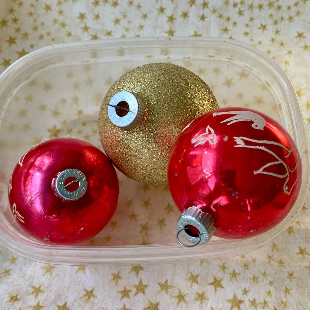 3 Shiny Brite Vintage (MCM) Glass  Ornaments, Red & Gold - Picture 9 of 11